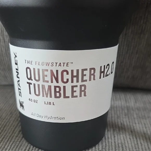 Stanley Matte Black On Black Quencher H2.0 Tumbler, 40oz., New In Box - Picture 4 of 11